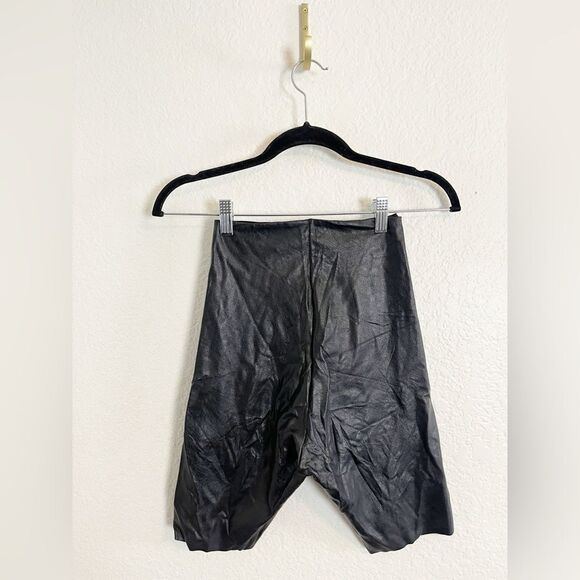Commando Faux Leather Biker Short small - Picture 5 of 8
